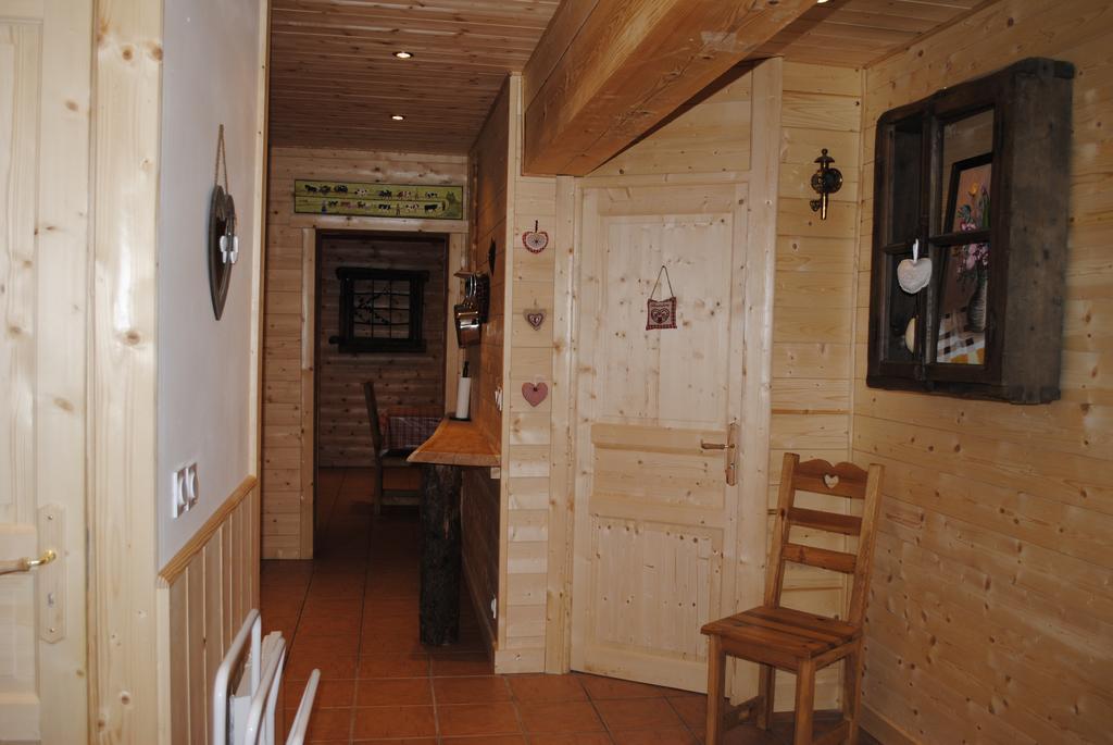 La Joubarde Apartment Lanslevillard Room photo
